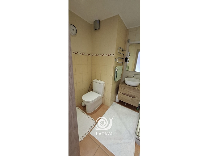 tvarkingas-jaukus-ir-priziuretas-namas-klausuciuose-su-vaizdu-i-tvenkini-16