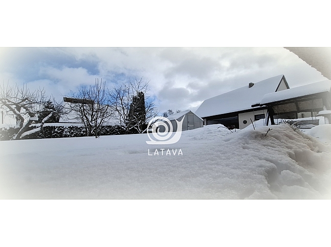 tvarkingas-jaukus-ir-priziuretas-namas-klausuciuose-su-vaizdu-i-tvenkini-6