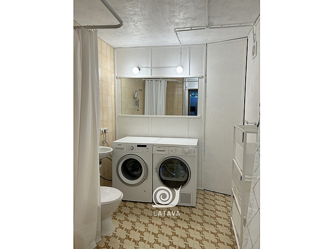 1-k-studijos-tipo-butas-nuosavam-name-su-atskirais-patogumais-ir-iejimu-6