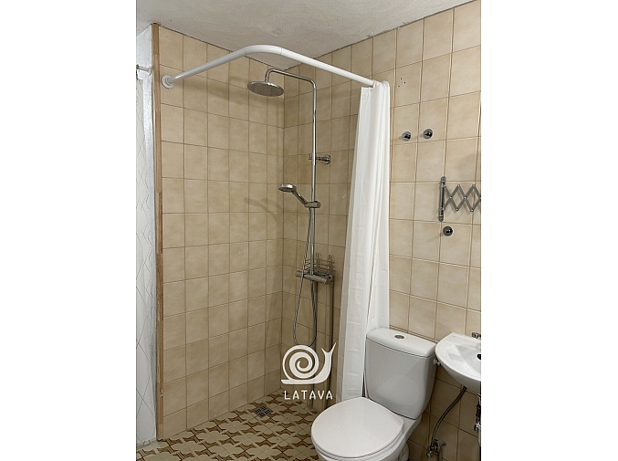 1-k-studijos-tipo-butas-nuosavam-name-su-atskirais-patogumais-ir-iejimu-7