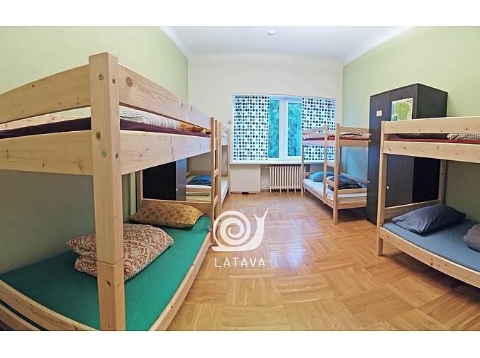 pelningai-veikiantis-hostelis-laisves-al-6